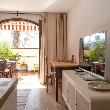 Melo's Place - Cozy With A Sunny Terrace. Apartment *