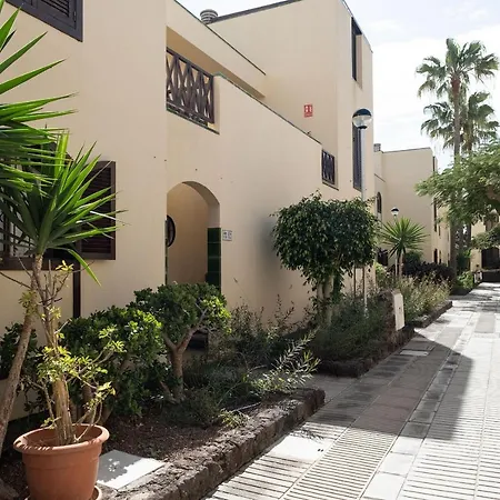 Melo's Place - Cozy With A Sunny Terrace. *