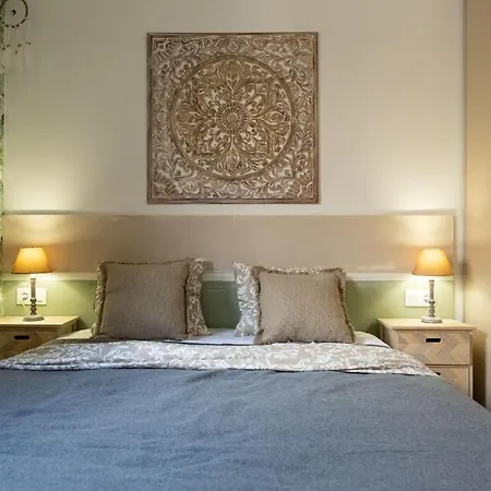 아파트 Melo's Place - Cozy With A Sunny Terrace.