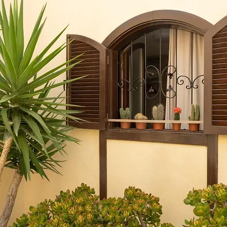 Melo's Place - Cozy With A Sunny Terrace. *