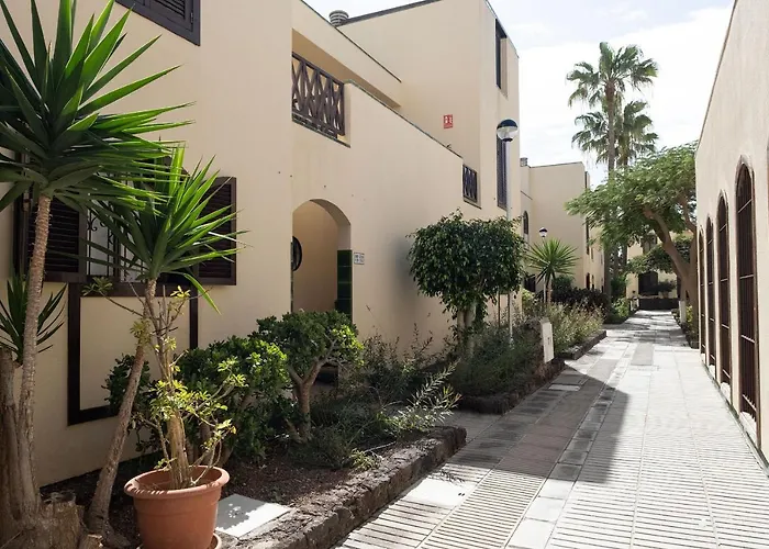 Melo's Place - Cozy With A Sunny Terrace. *