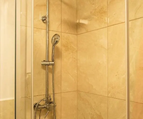 Melo's Place - Cozy With A Sunny Terrace. *