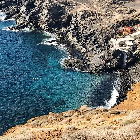 Lägenhet Melo's Place - Cozy With A Sunny Terrace.