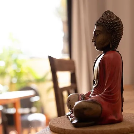 Melo's Place - Cozy With A Sunny Terrace. *