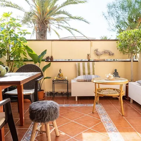 Melo's Place - Cozy With A Sunny Terrace. *