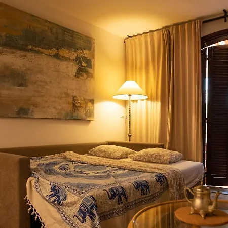 Lägenhet Melo's Place - Cozy With A Sunny Terrace. *