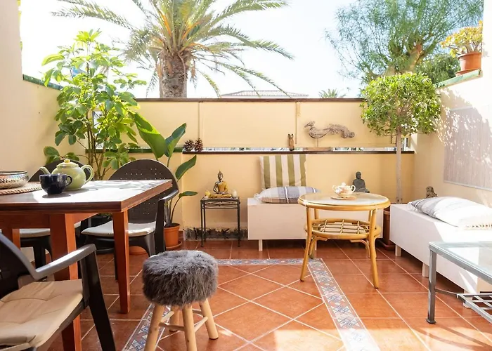 Melo's Place - Cozy With A Sunny Terrace. *