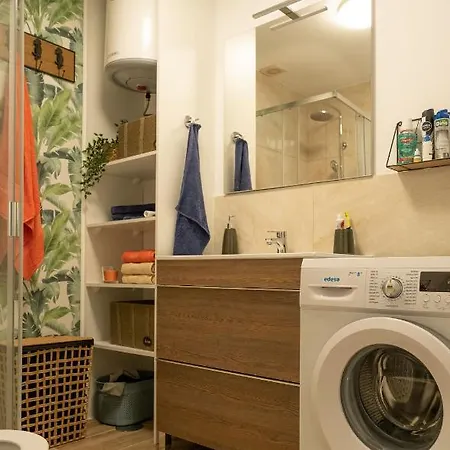 Melo's Place - Cozy With A Sunny Terrace. شقة أرونا