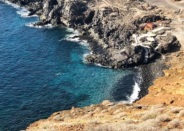 Daire Melo's Place - Cozy With A Sunny Terrace.